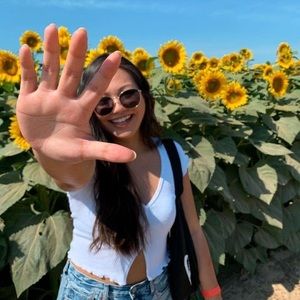 Meet your Posher, Em